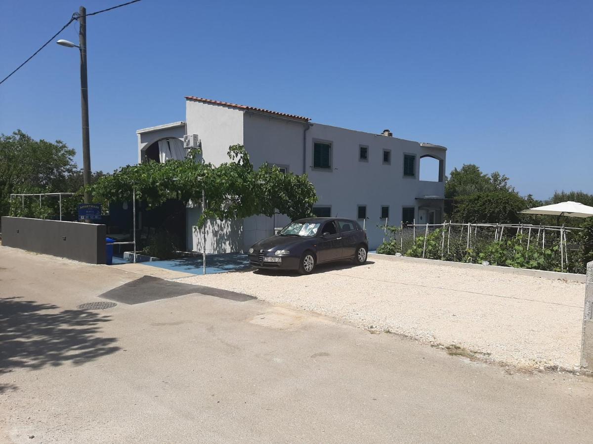 Apartments Borna Drage Exterior photo