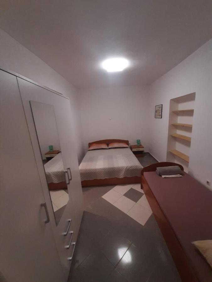 Apartments Borna Drage Exterior photo