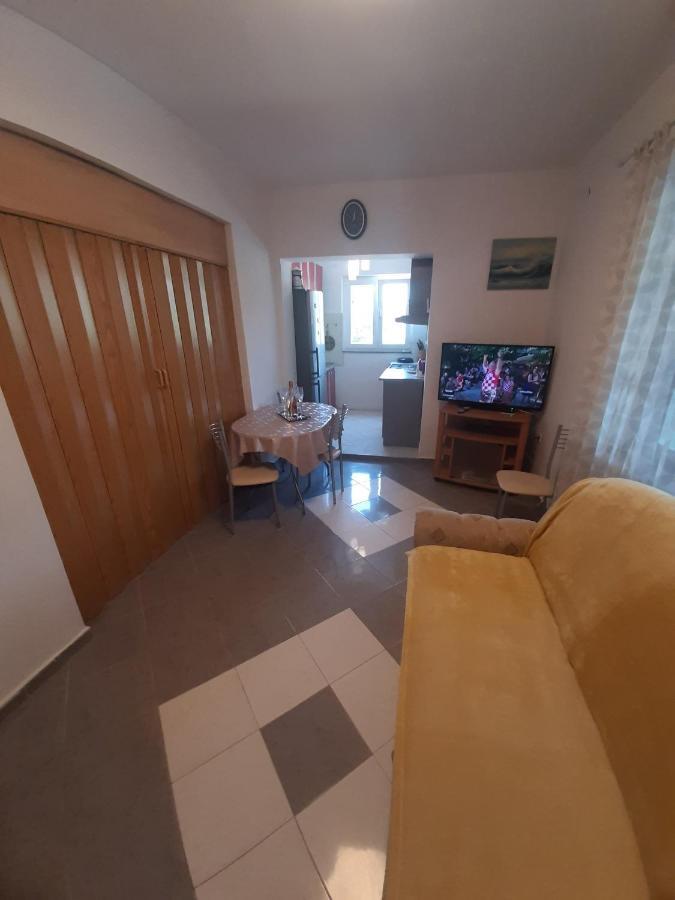 Apartments Borna Drage Exterior photo