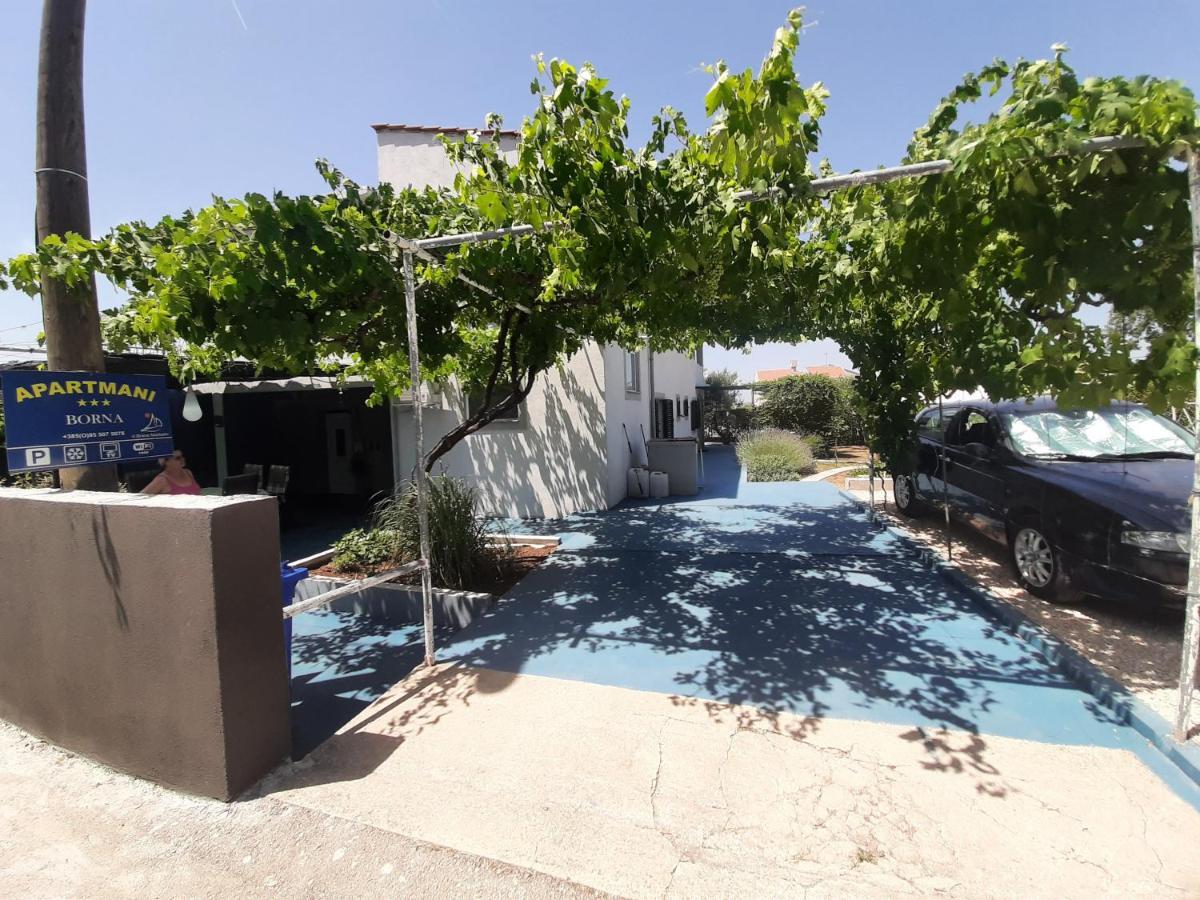 Apartments Borna Drage Exterior photo
