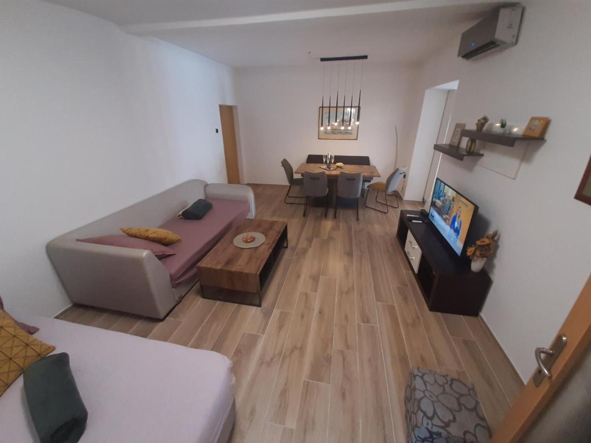 Apartments Borna Drage Exterior photo
